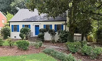 1982-Westminster-Way Front of the House, great for pets