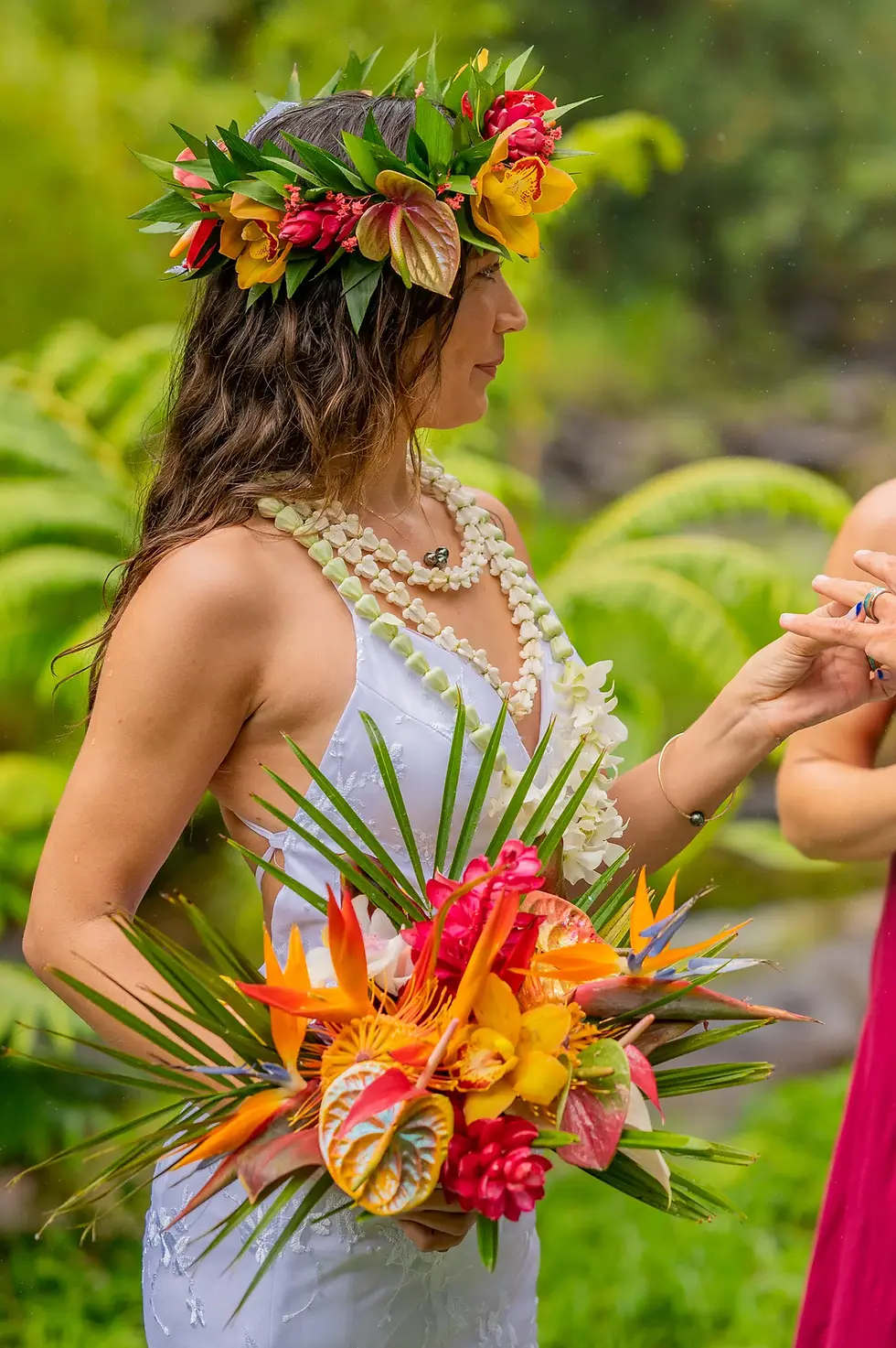 Thumbnail: Premium Bouquet Metallic Tropical Bouquet