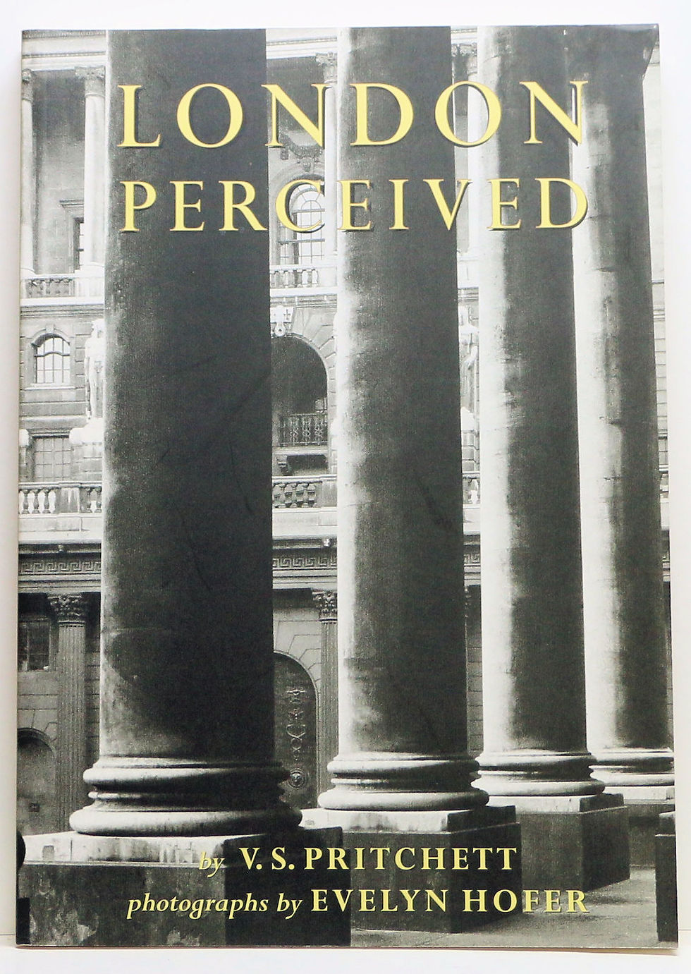 LONDON PERCEIVED by V. S. Pritchett 2002