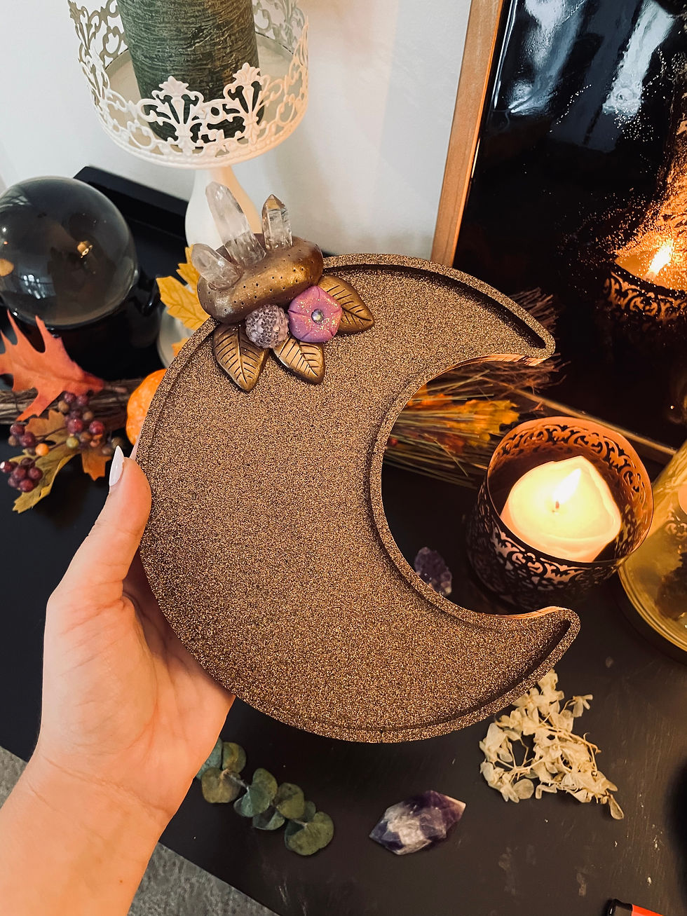 Thumbnail: Triple Point Crystal Crescent Moon Dish