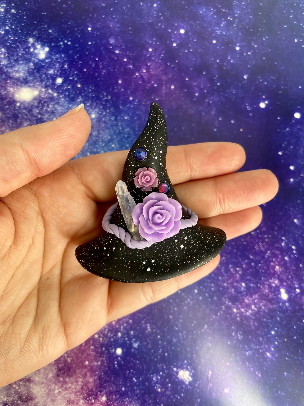 Crystal Witch Hat Magnet in Black