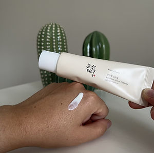 photo_texture_creme_spf50_visage_hydratant.jpg