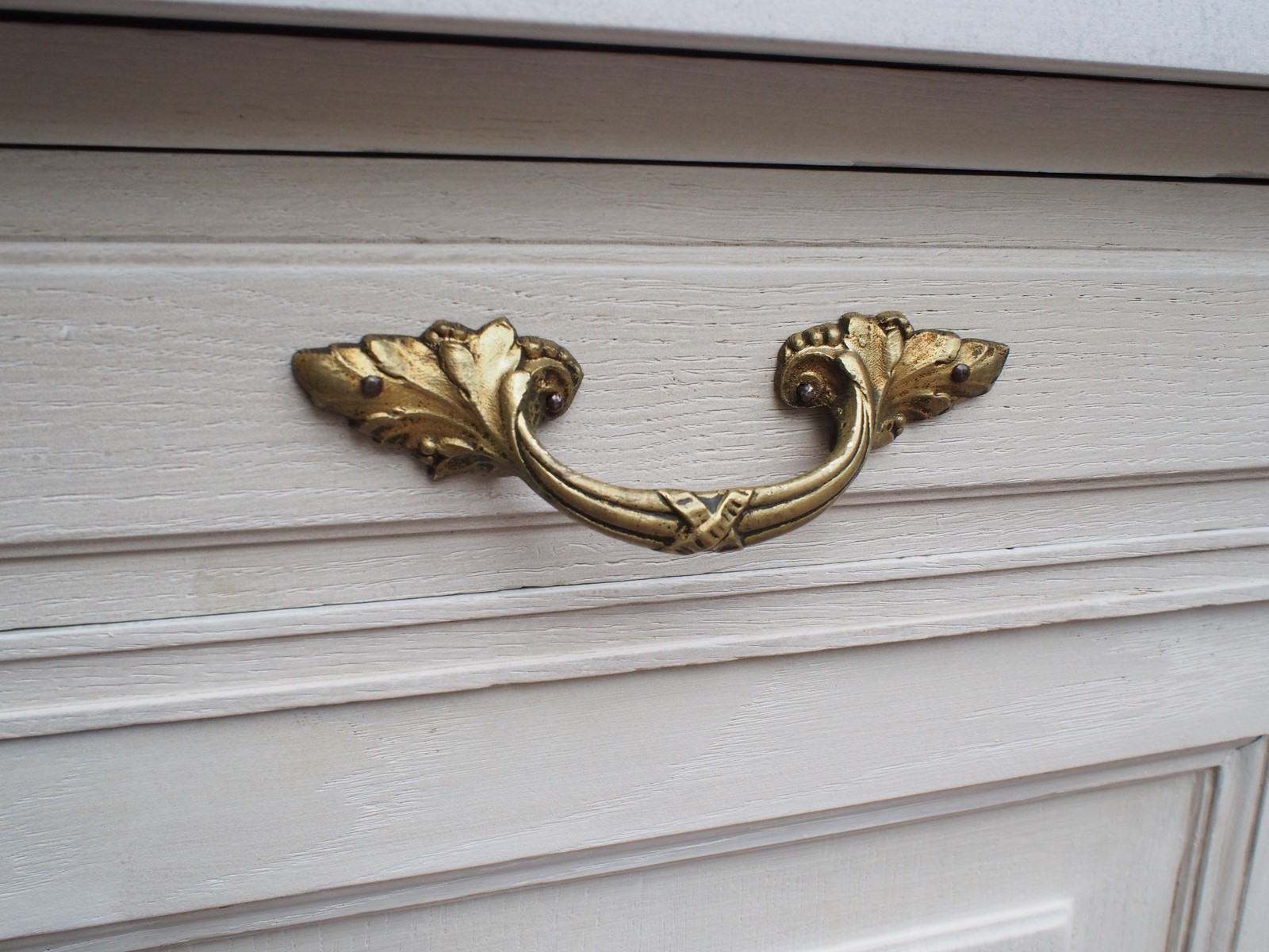 Aperçu patine blanc gris perle clair