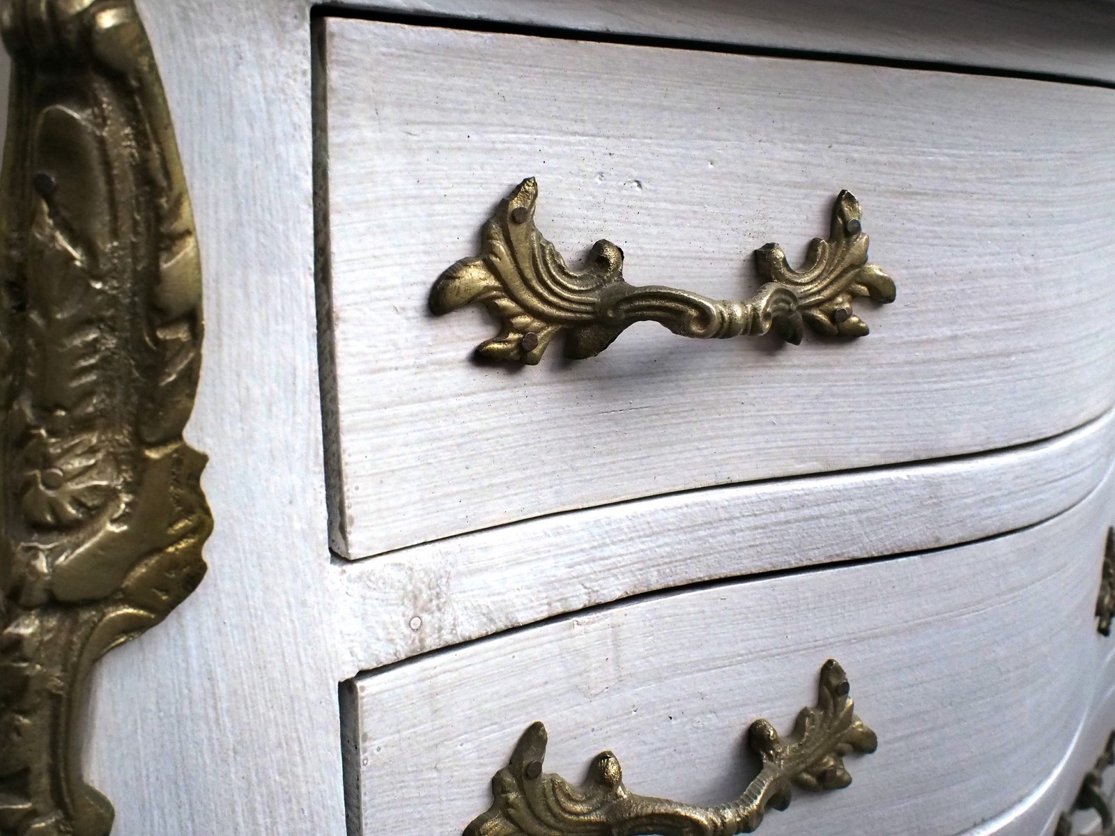 Aperçu patine blanc gris perle clair