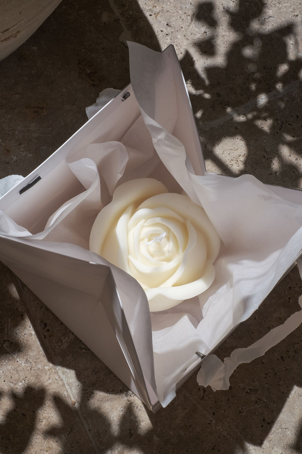 Thumbnail: Eden rose candle