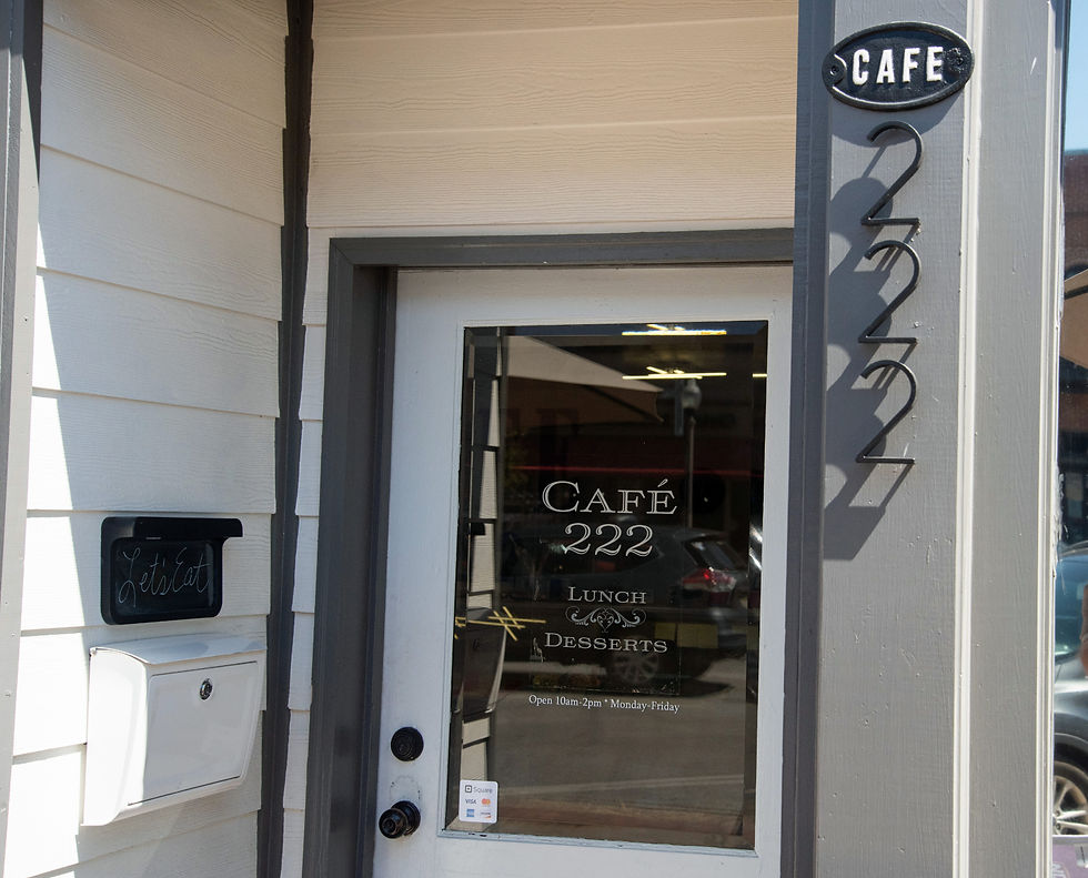 Entrance to Cafe 222 in Florence, Alabama