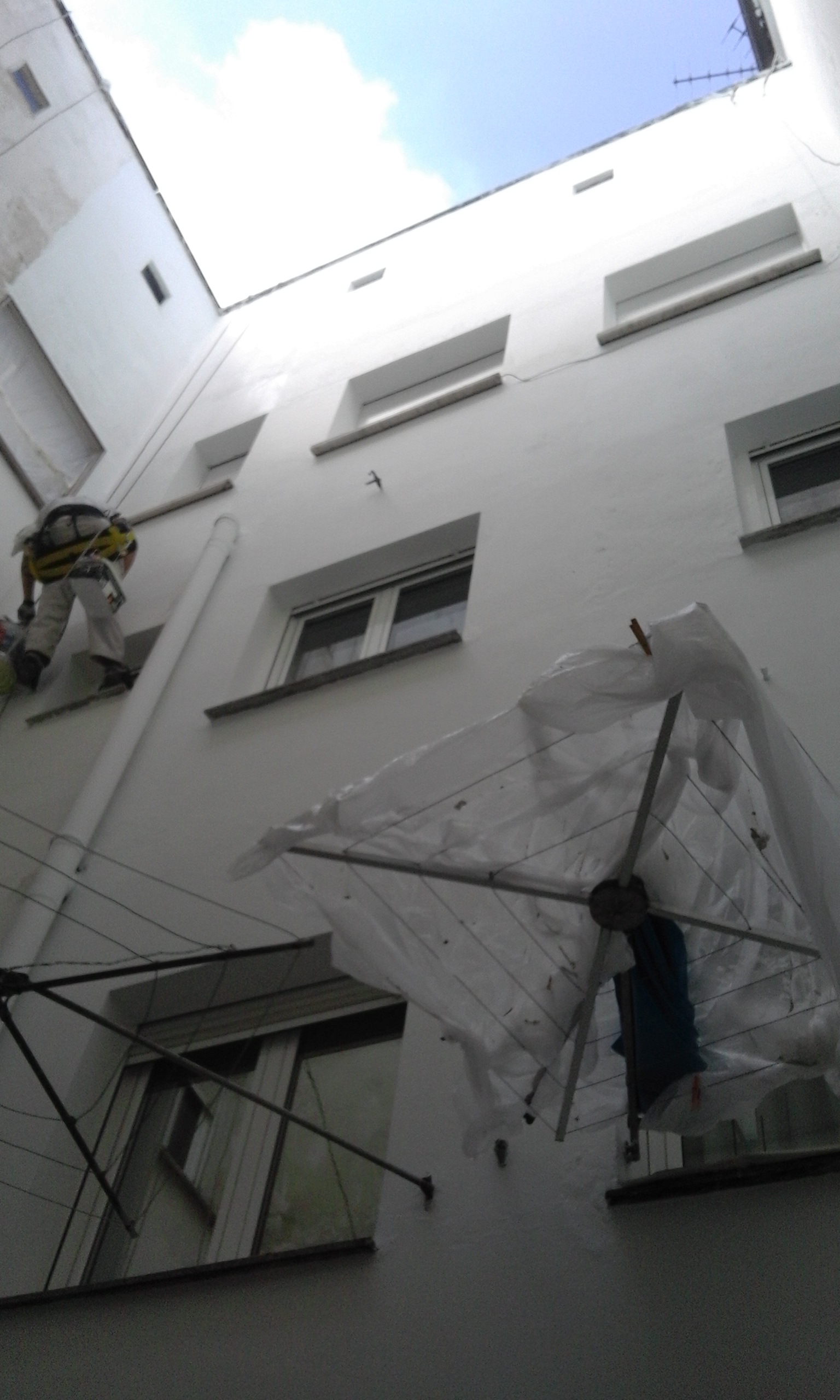PINTURA DE PATIOS Y MEDIANERAS