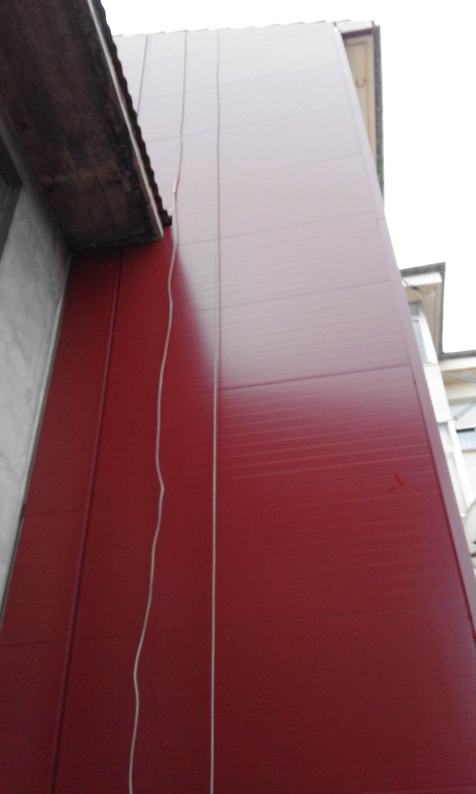 FACHADA EN PANEL SANDWICH