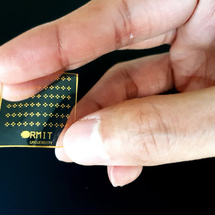 澳洲科學團隊研發的新電子皮膚能夠如同人類皮膚般地對疼痛產生反應