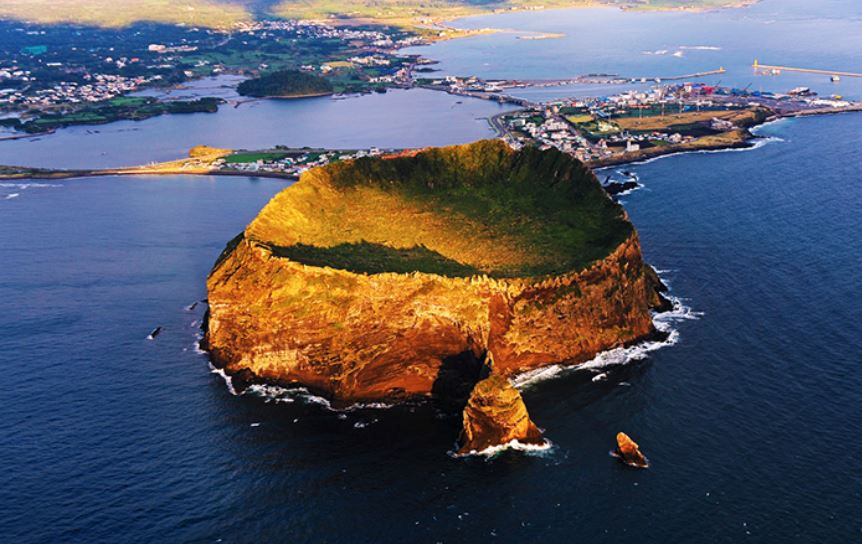 Thumbnail: Winter 8 days Ski+Jeju+Mt. Seorak+Seoul with DMZ on the end Nov to Jan