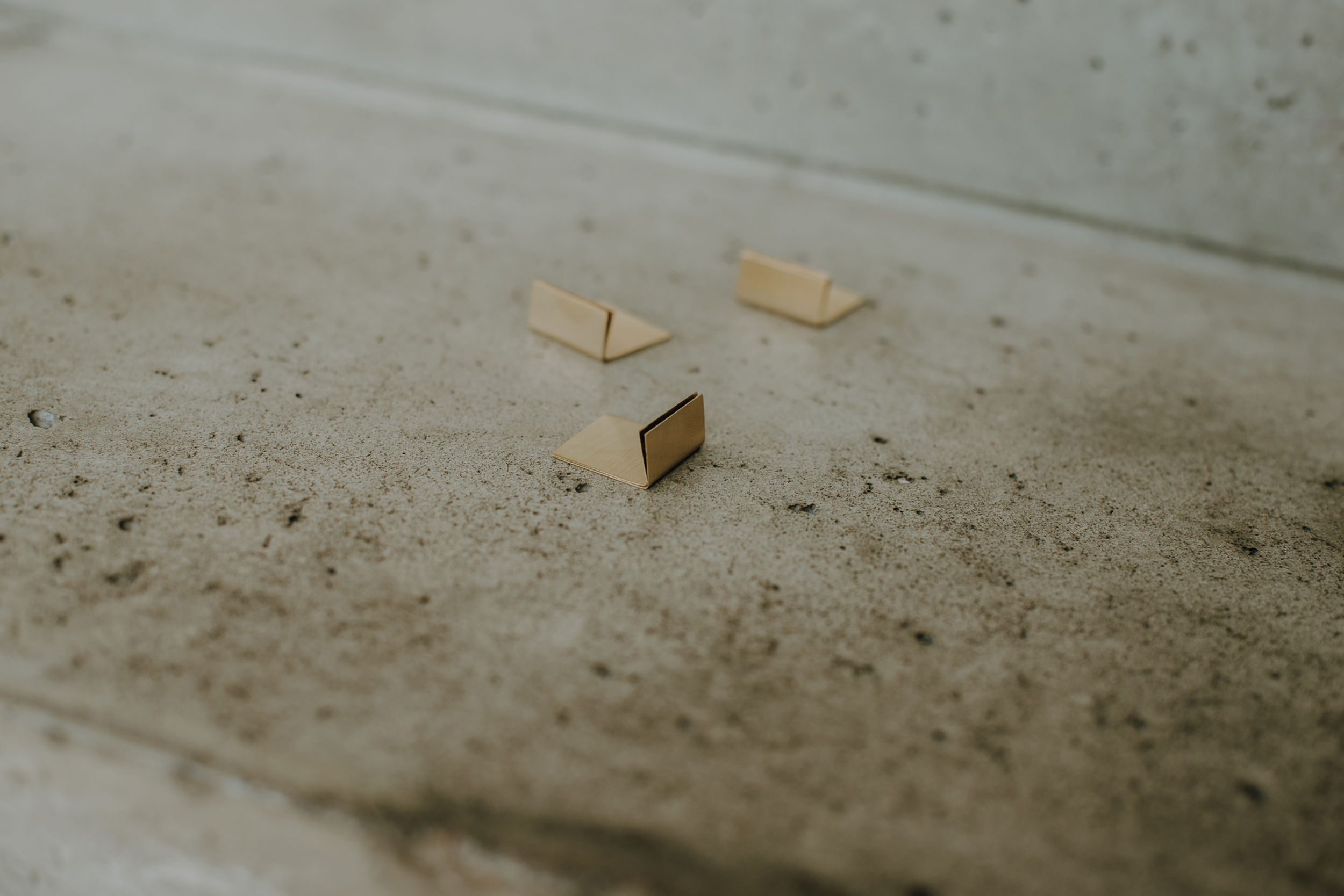 3 Messing Clips Monograph