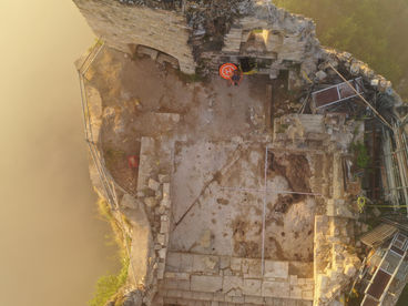 On fouille à Penne dès le 13 juin !      Des églises au sommet d'un château, pourquoi ? 
