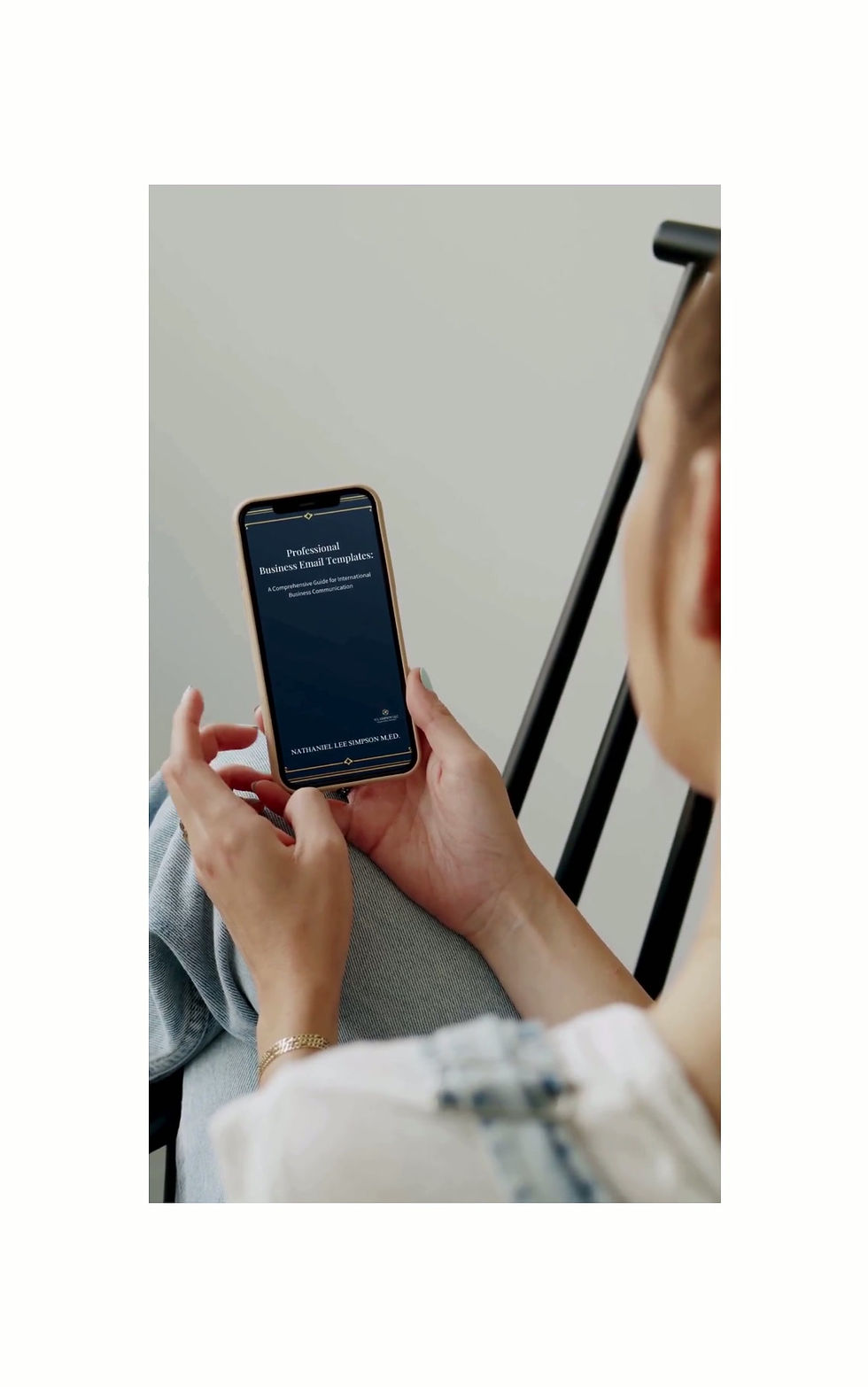 サムネイル： Professional Business Email Templates