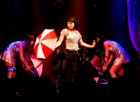 Female Melbourne magician Julia Madotti