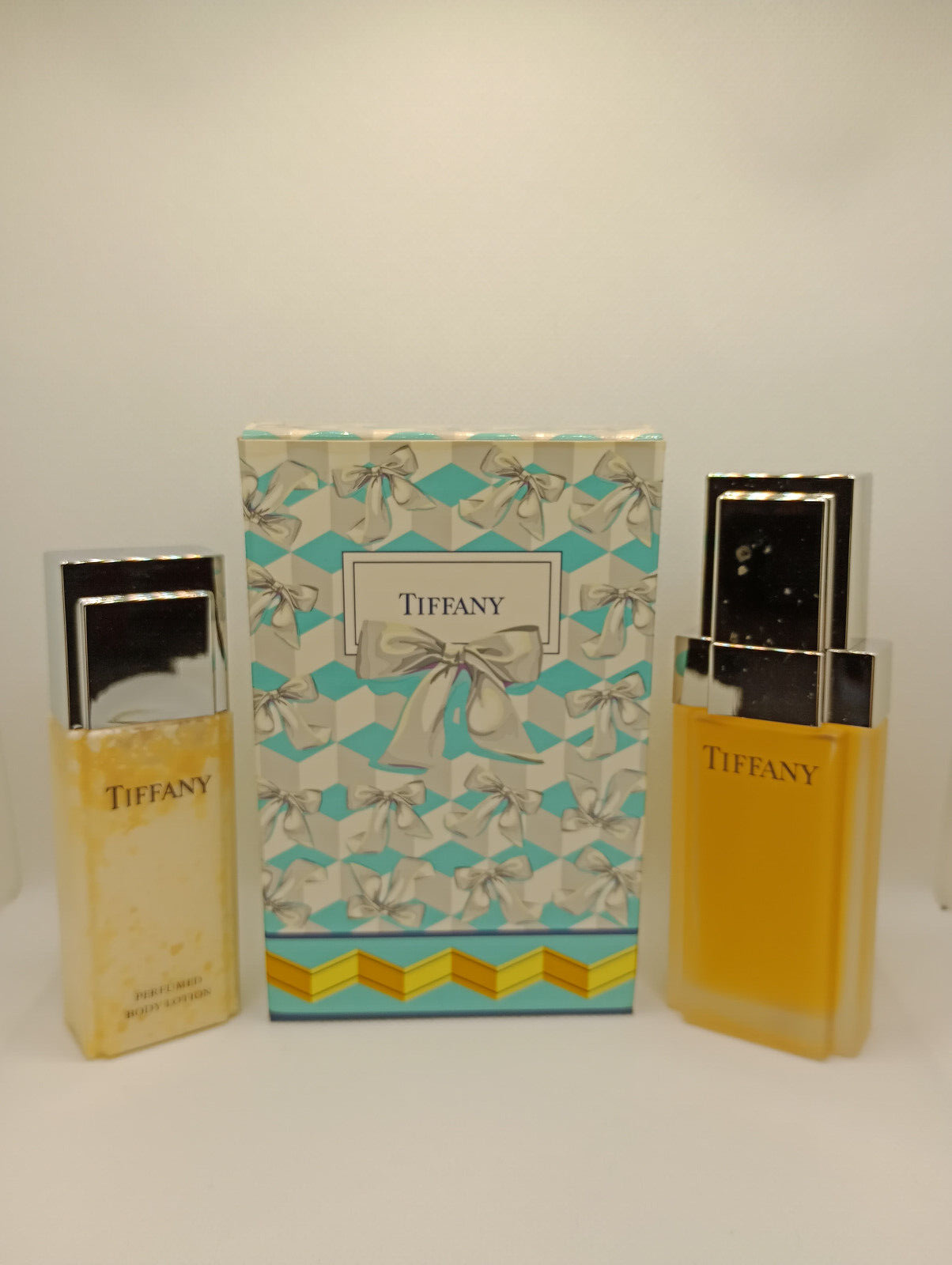 Tiffany Ribbons & Bows Perfect Pleasures EDT 30ml 2pc gift set VINTAGE