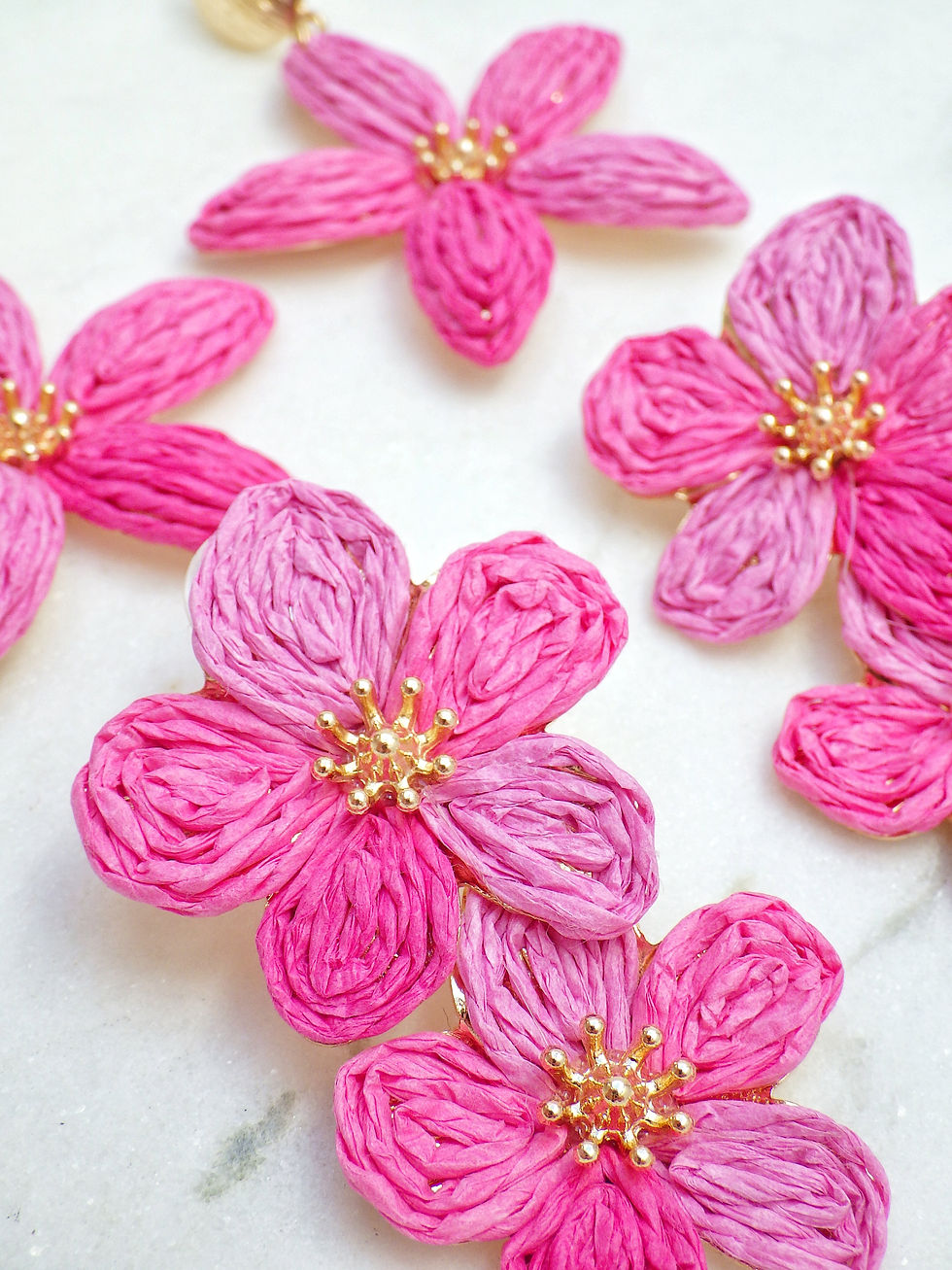 Miniaturbild: Ohrringe - Hänger Doppelte pinke Bastblume