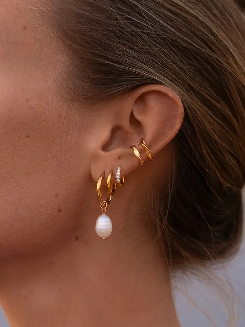 Miniaturbild: Ohrring - Creole mit Perle Gold