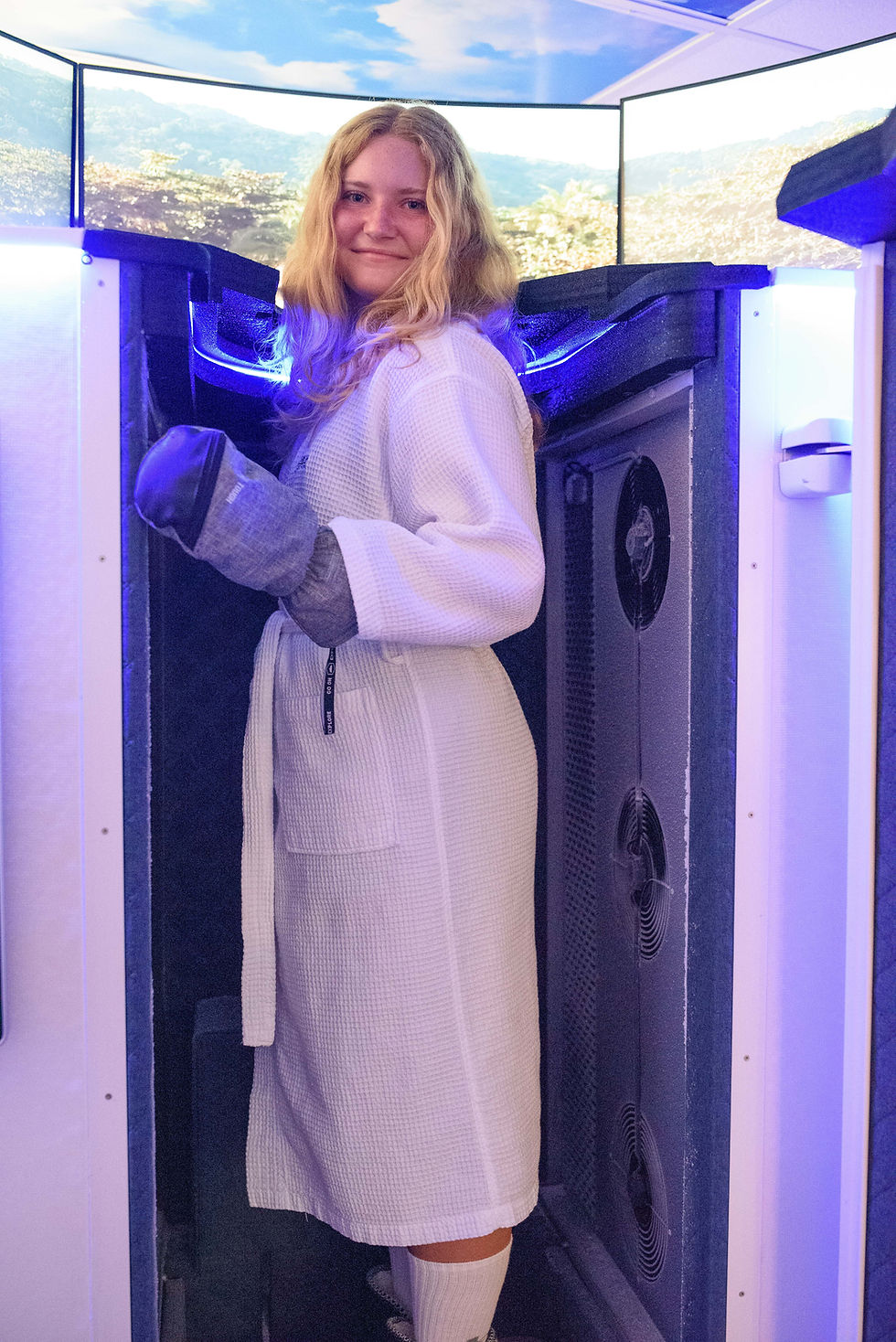 Cryotherapy vs. Ice Baths After Strength Training: Which Recovery Method Is Right for You?