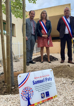 Plantation de l'arbre hommage à Samuel Paty