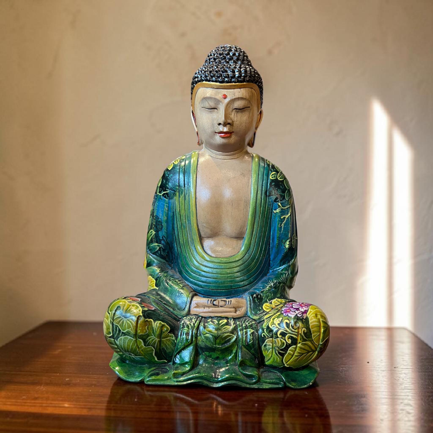 Balinese Wooden Buddha Statue – Hand Carved & Painted Meditation Yoga Spiritual