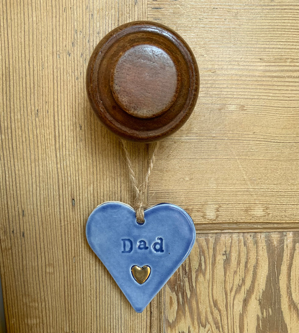 Thumbnail: ‘Dad/Daddy’ porcelain hanging heart with gold detail