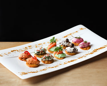 Rosmarin und Curry-Cracker mit Frischkäse.jpg