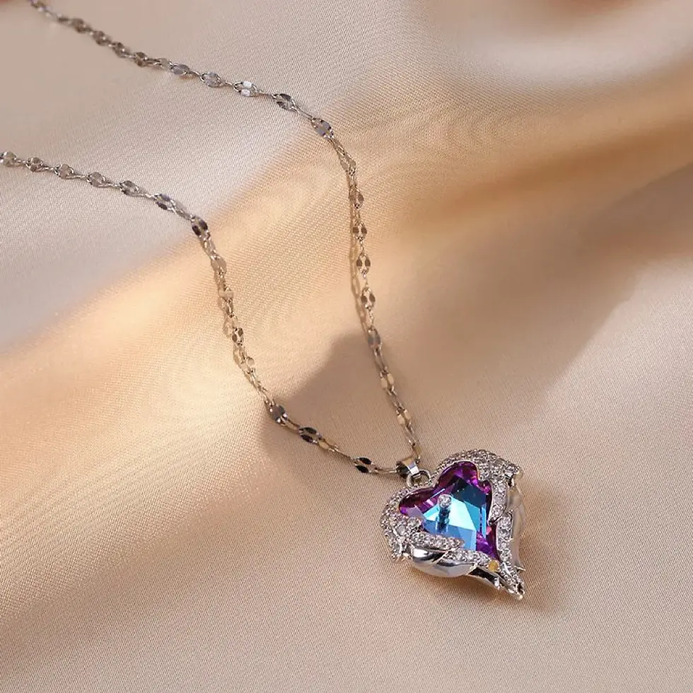 Thumbnail: Fashionable and Luxurious Peach Heart Pearl Oyster Necklace, Personalized and Ve