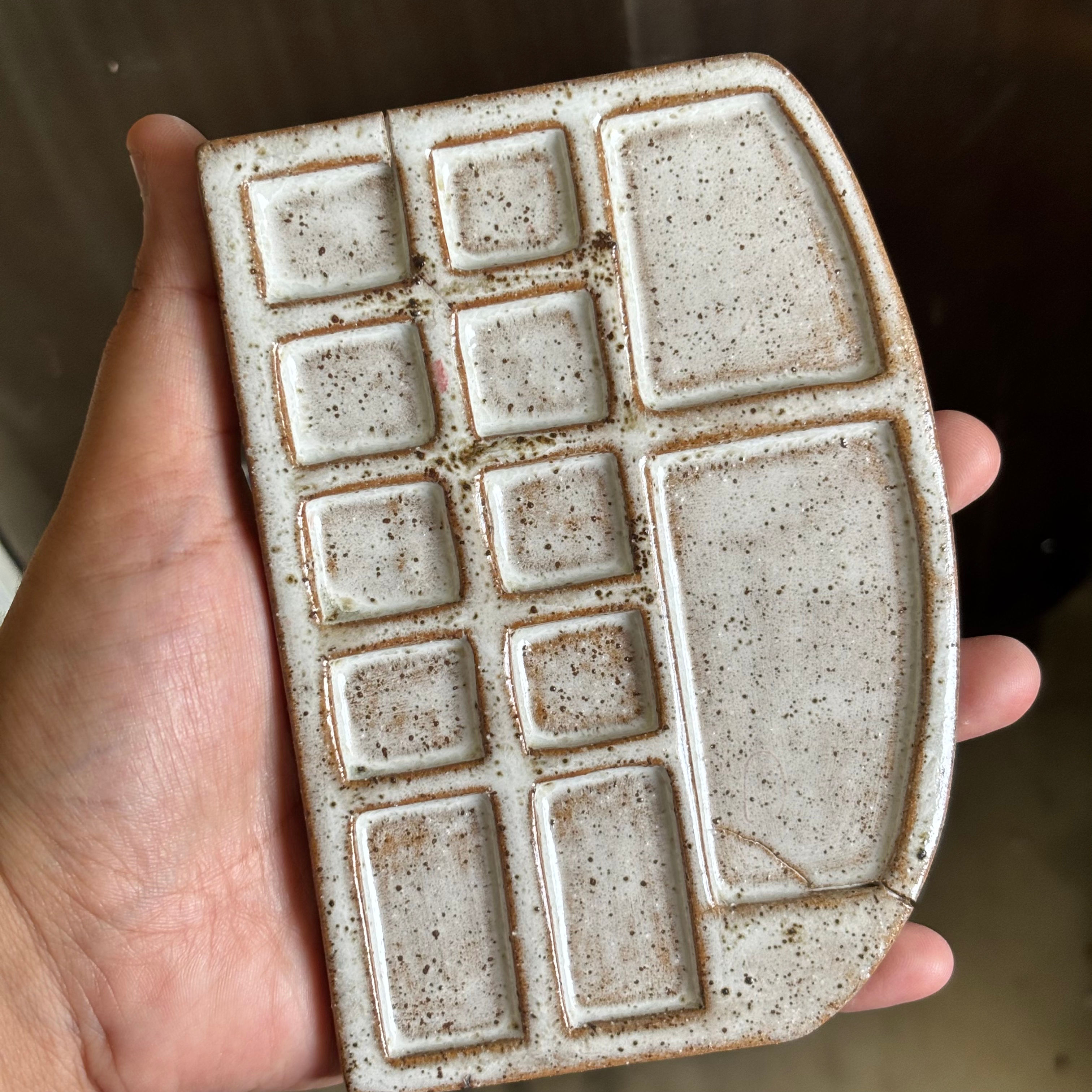 Clearance - cracked ceramic palette - Made In India - slight defect