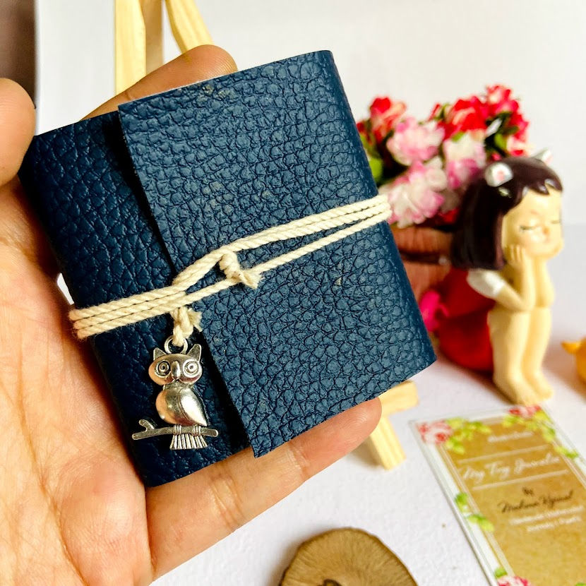 Thumbnail: 6.5 X 7 cm Miniature Journal (With Charm)