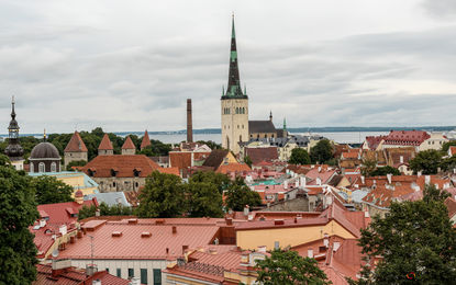 Panorâmica da Cidade Velha (Vanalinn) de Tallinn, vista do Mirante Patkuli, Estônia