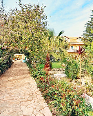 entrance-03.jpg