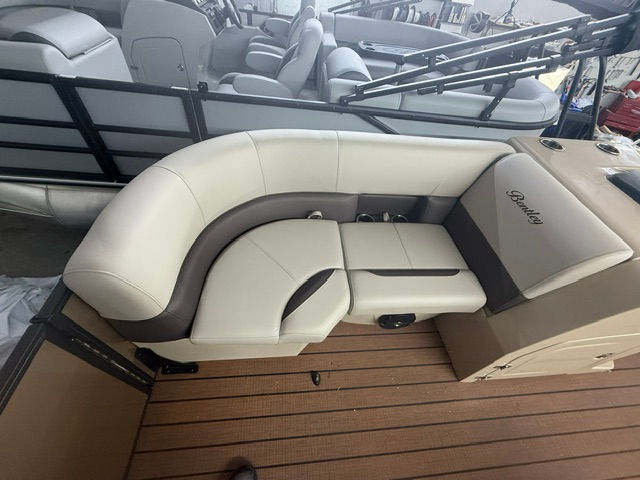 Thumbnail: New 2026 Bentley Legacy Navigator Pontoon for sale