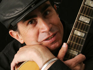 Jaime Guevara
“Un cantor de contrabando”