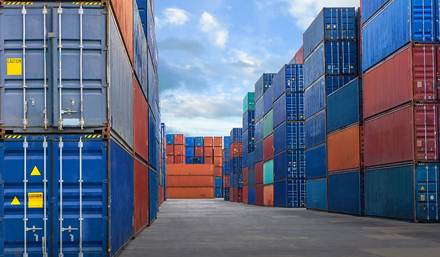 container-yard-in-the-business-of-import-export_34718656.jpg