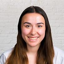 Holly headshot_edited_edited.jpg