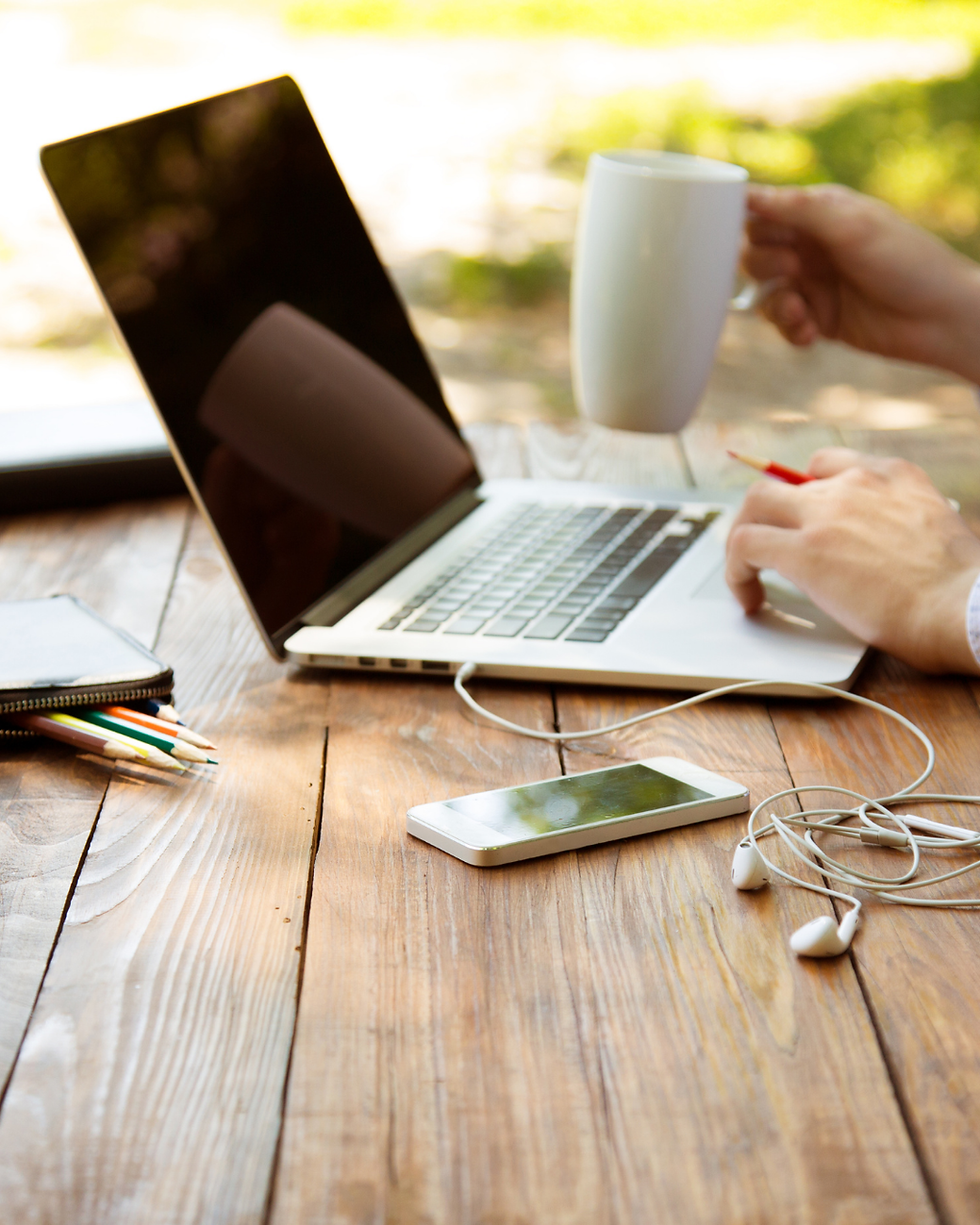 朝の香りを変えると一日の入り方が変わる|在宅ワークと香りの使い方|Chamomilla Nature