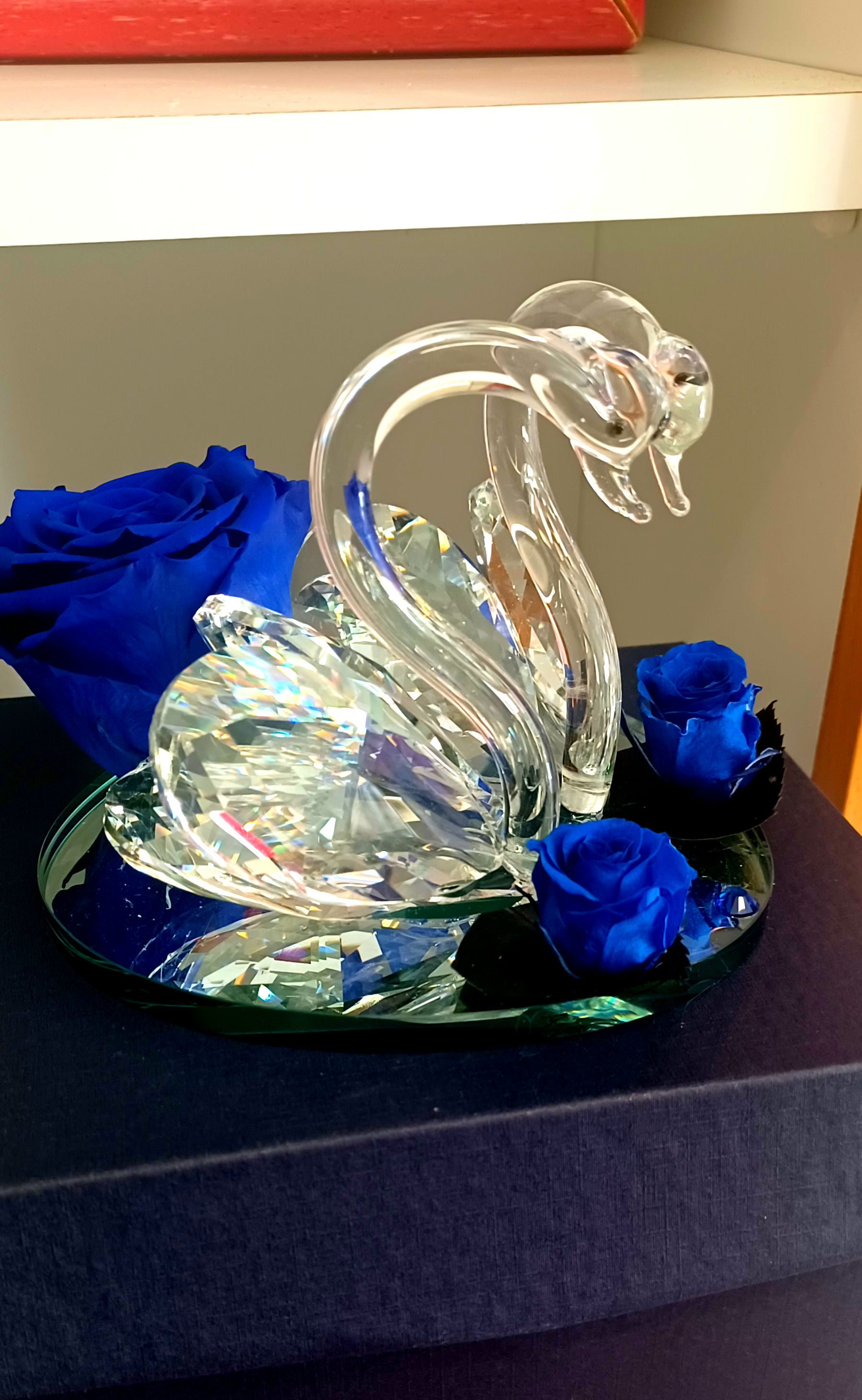 Copia cigni grandi con rose stabilizzate profumi 