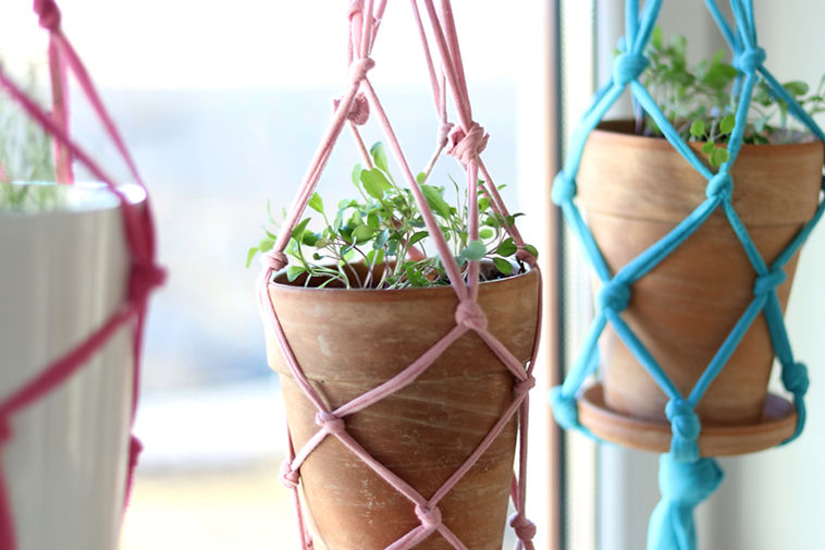 DIY Macrame Flowerpot Hangers