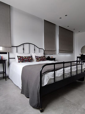 p3 living 6_edited.jpg