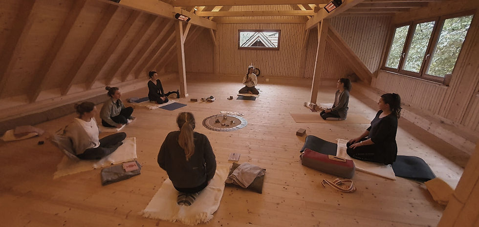 Yoga-Meditation-Retreat-Cora-Sommer_edited.jpg