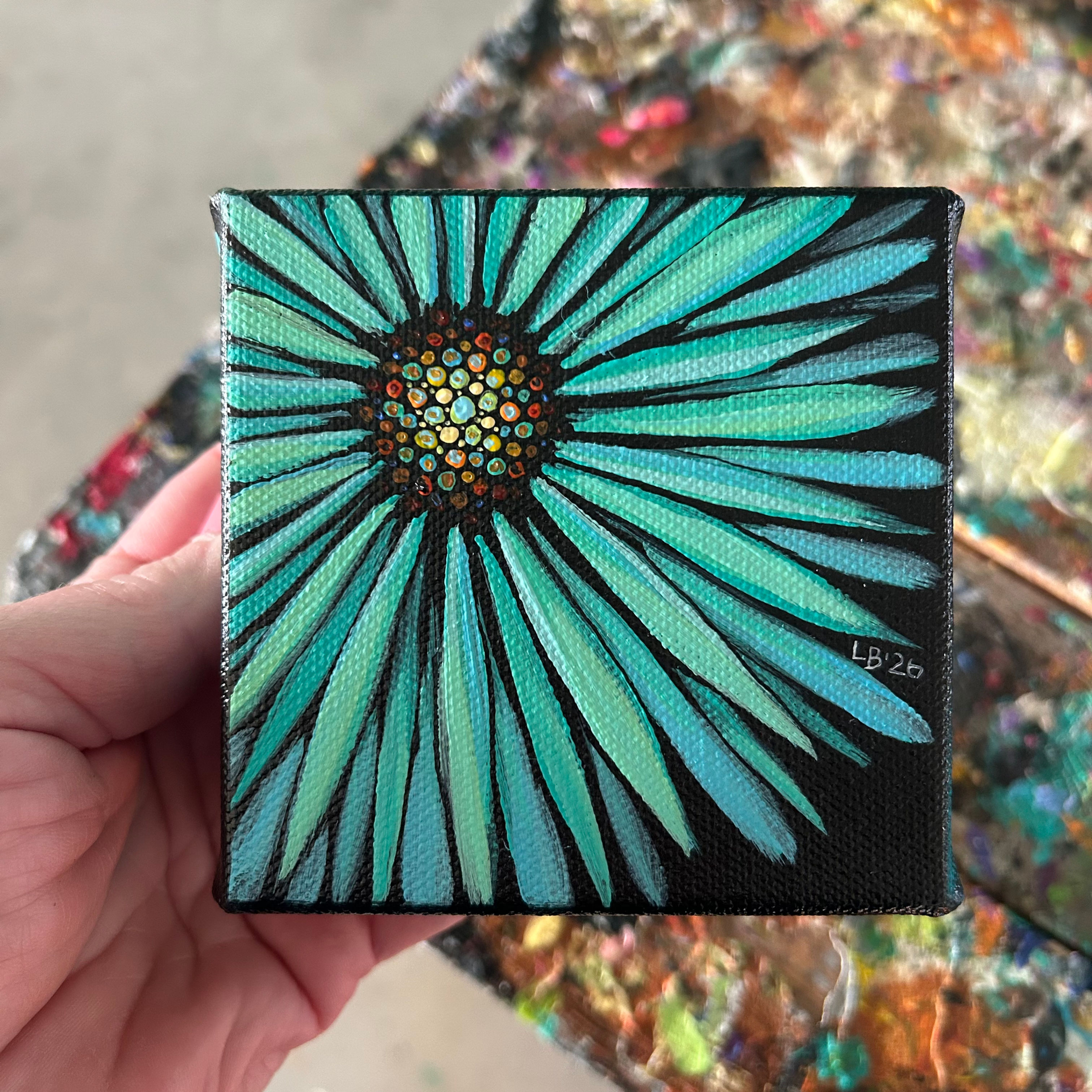 4”x4”x1.5” Flower 🩵