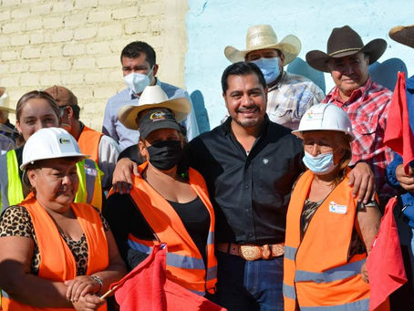 Moisés Maldonado arrancó las primeras obras en comunidades