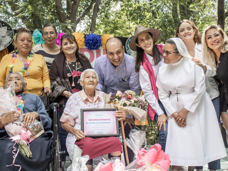 Celebran a Abuelitos con más de cien años en Festejo del Adulto Mayor en Cortazar