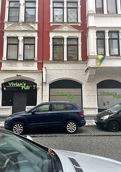 22_ViviansPub.jpeg