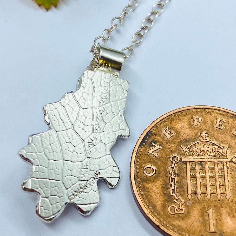 Thumbnail: Silver Moonstone Oakleaf Necklace