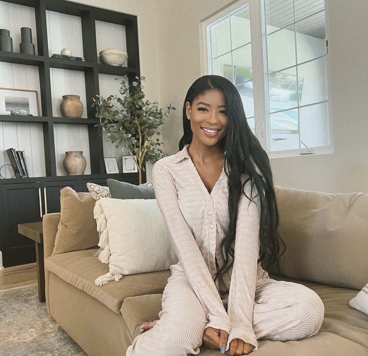 Writer: Diamond Holly