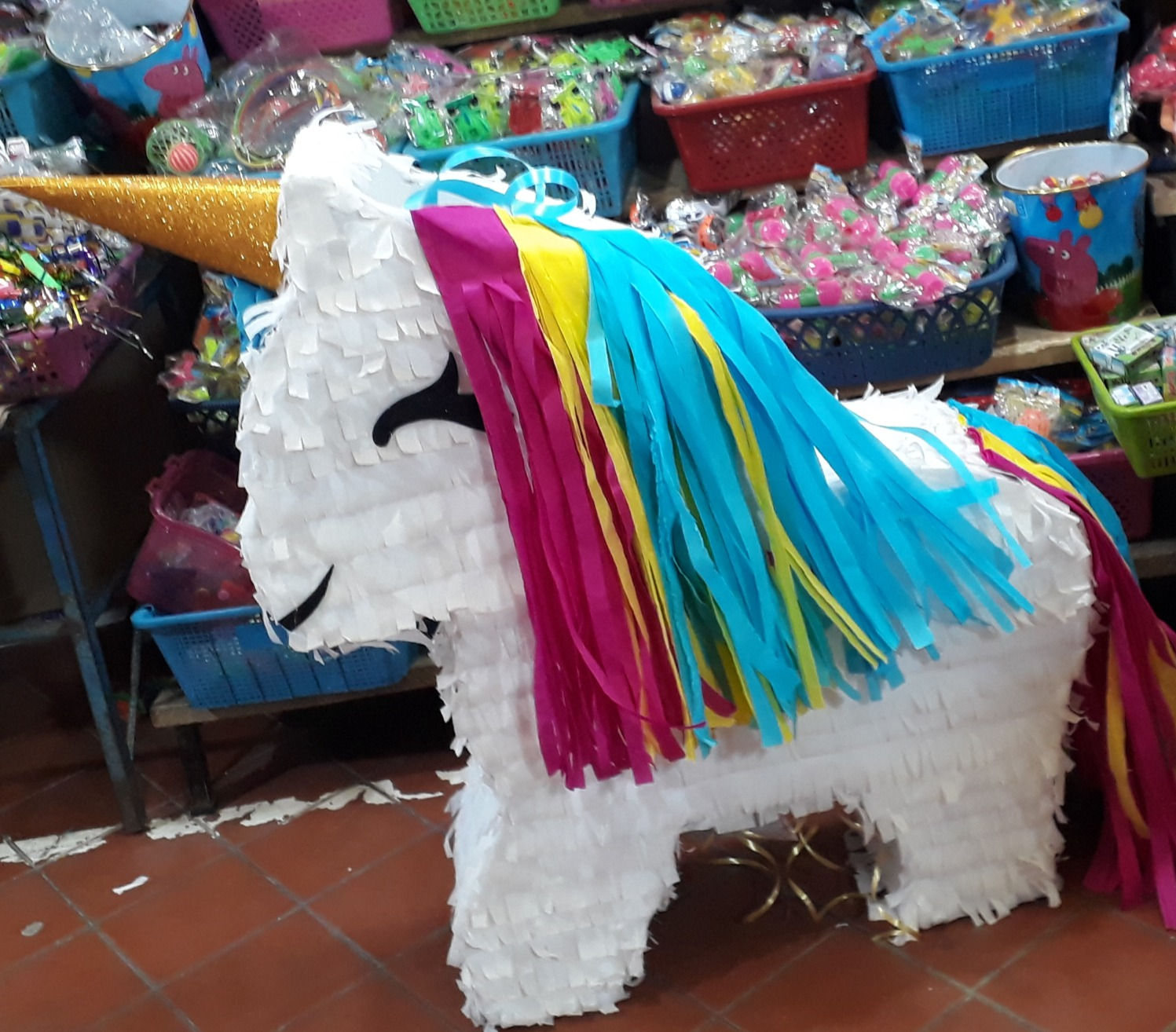 Pi?ata en Gota Unicornio