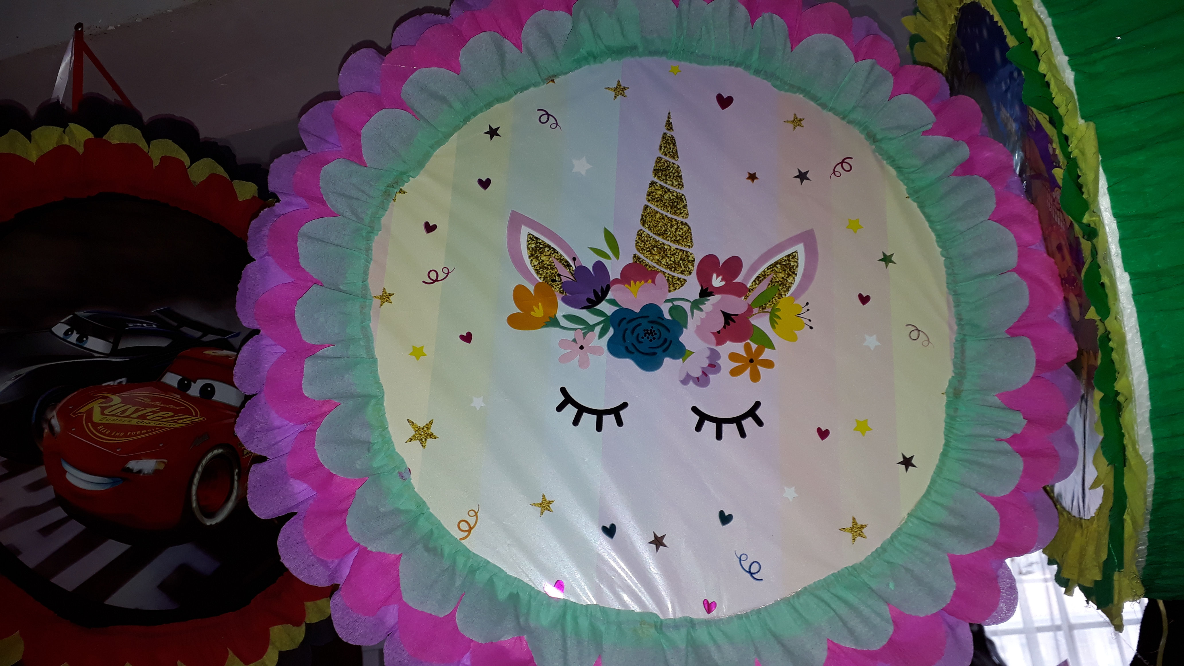 Pi?ata Redonda Pesta�itas