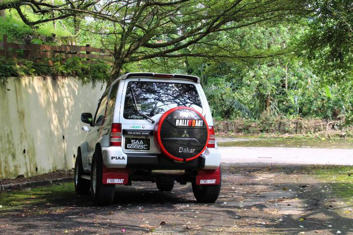 Thumbnail: Mitsubishi Pajero Junior 1100 -ZR 11 