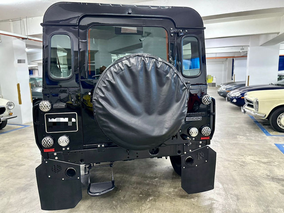 Thumbnail: Land RoverDefender D90 KAHN Edition 1986